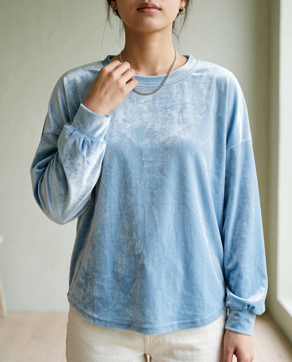 Islea | Relaxed Velvet-Look Blouse