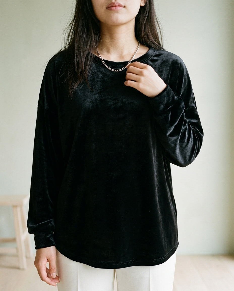 Islea | Relaxed Velvet-Look Blouse