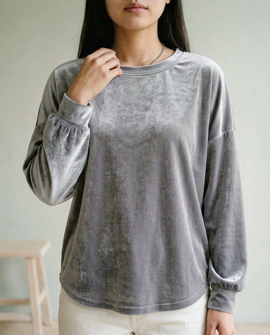 Islea | Relaxed Velvet-Look Blouse