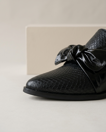 Yukina | Bow-Detail Pointed Loafers