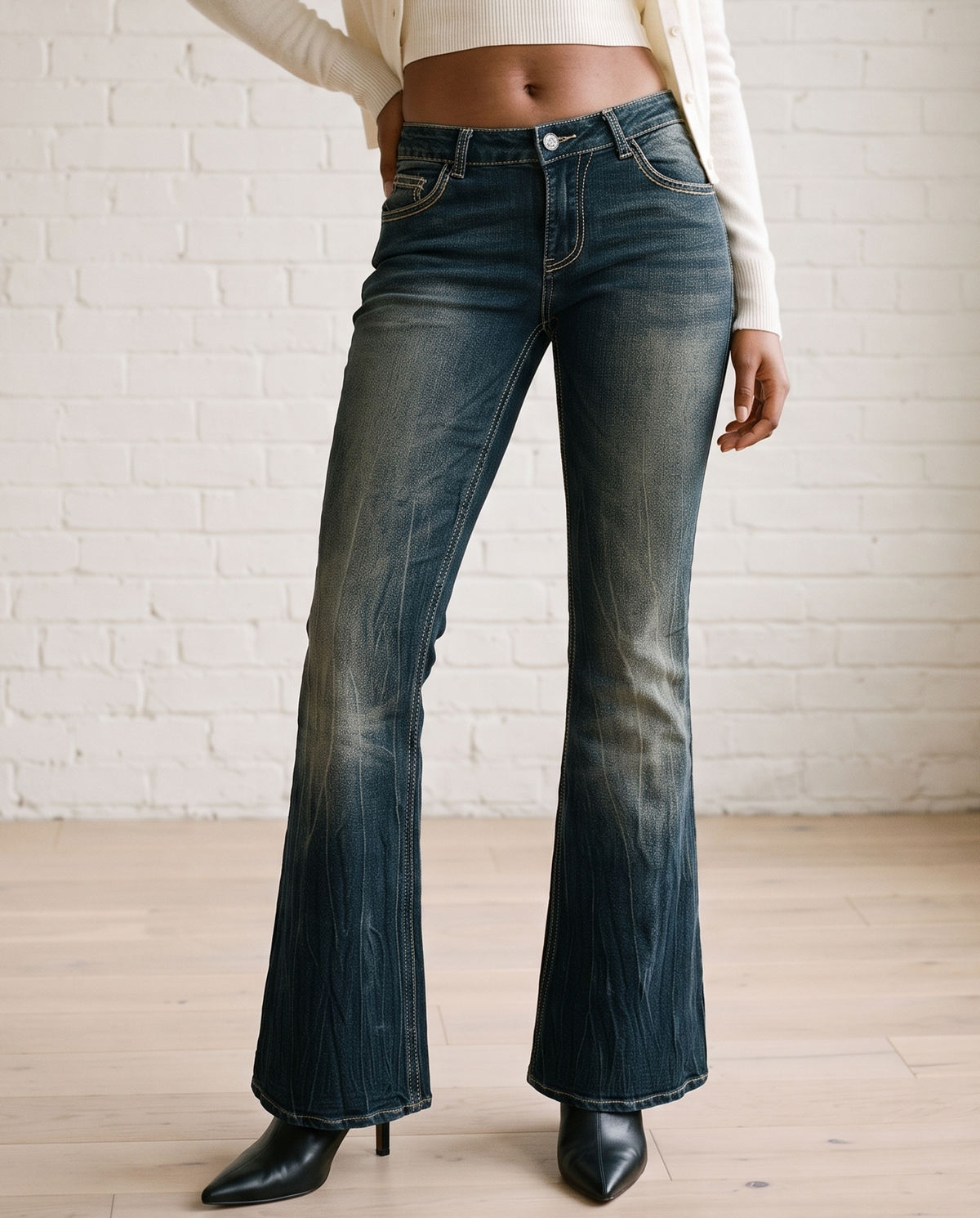 Idia | Low-Rise Flare Jeans
